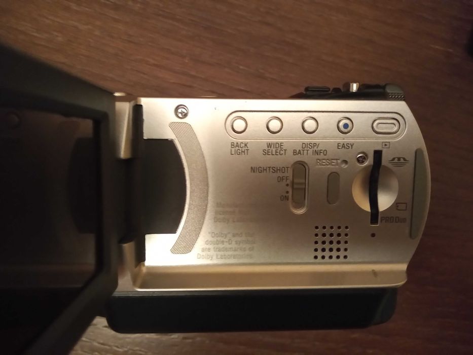 SONY  DCR - SR 190 E - видеокамера с хард диск и карта памет