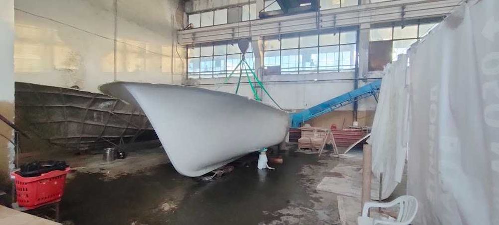 Корпус за лодка стъклопласт