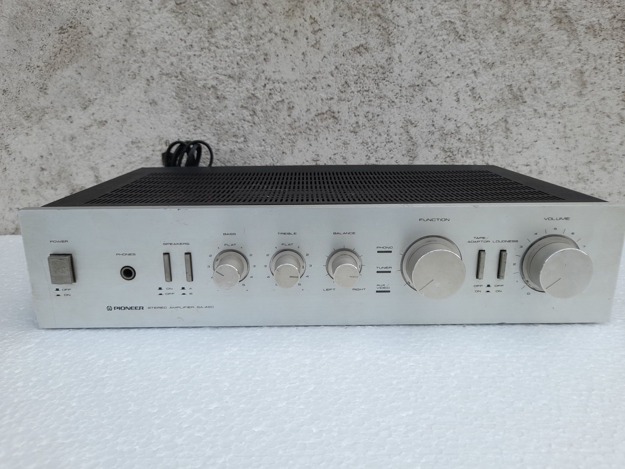 amplificator Pioneer SA-420  ( linie / instrumente )