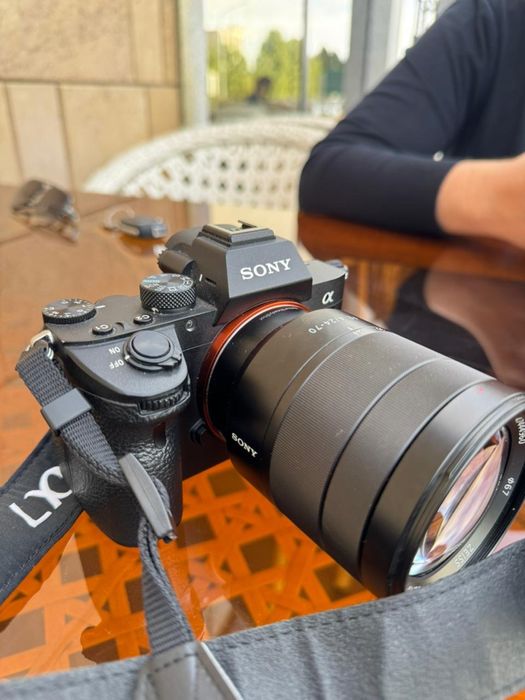 Sony A7 iii с обьективом 24-70 zeiss пробег небольшой