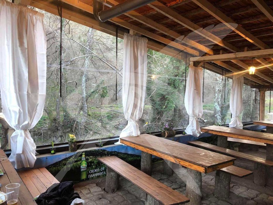 Търговски обект в Младешко 77271