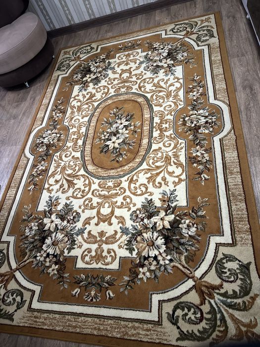 Продам палас в хорошем состоянии