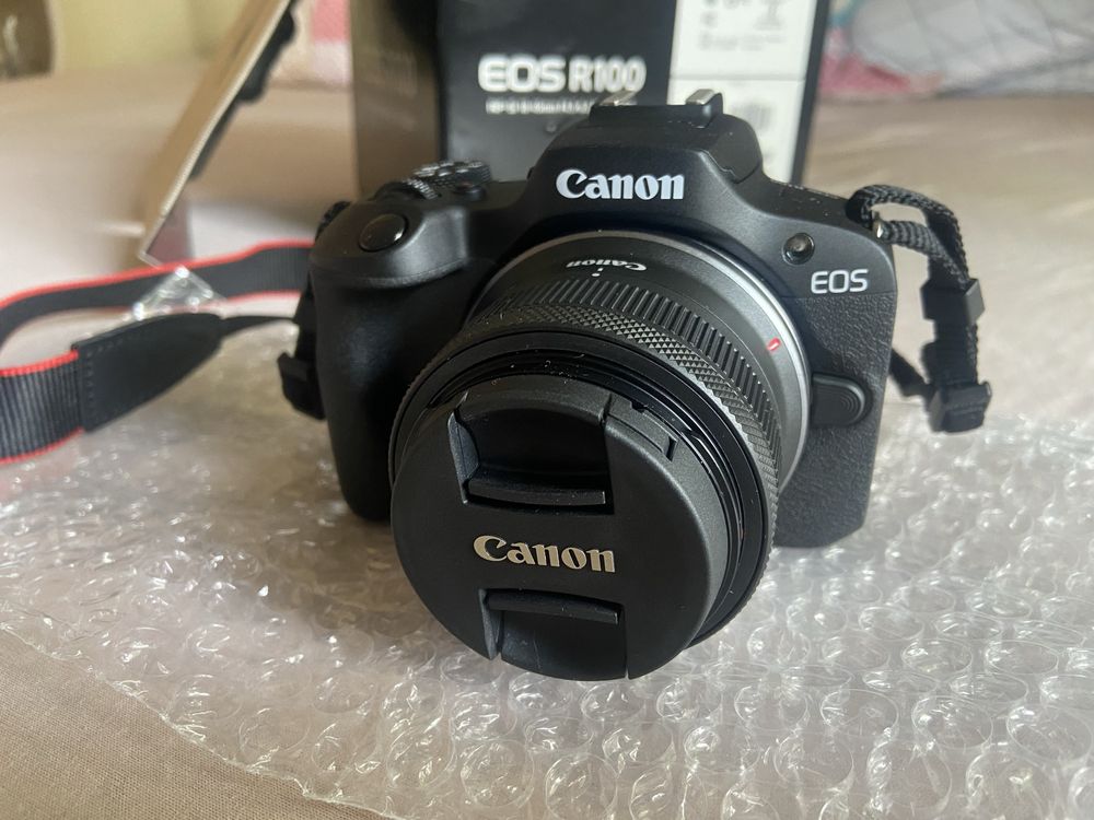 Canon eos R100 Rf-s 18-45mm stm mirrorless