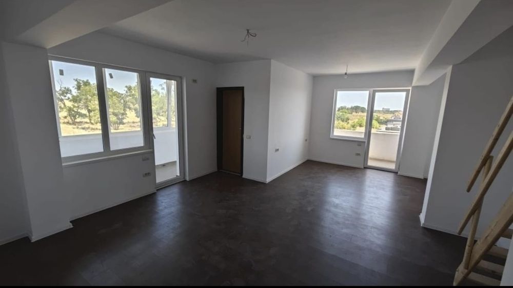 Apartament Duplex de Închiriat – Vedere Unică la Mare și Lac, Techirgh