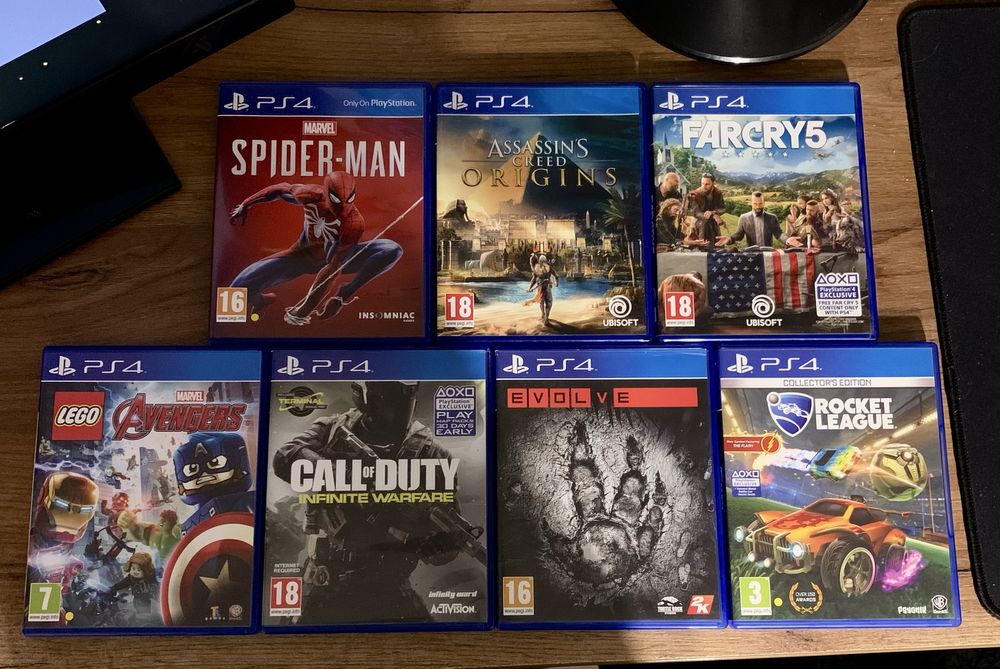 Ps4 Slim + 2 controllere + 7 jocuri — Perfect funtional