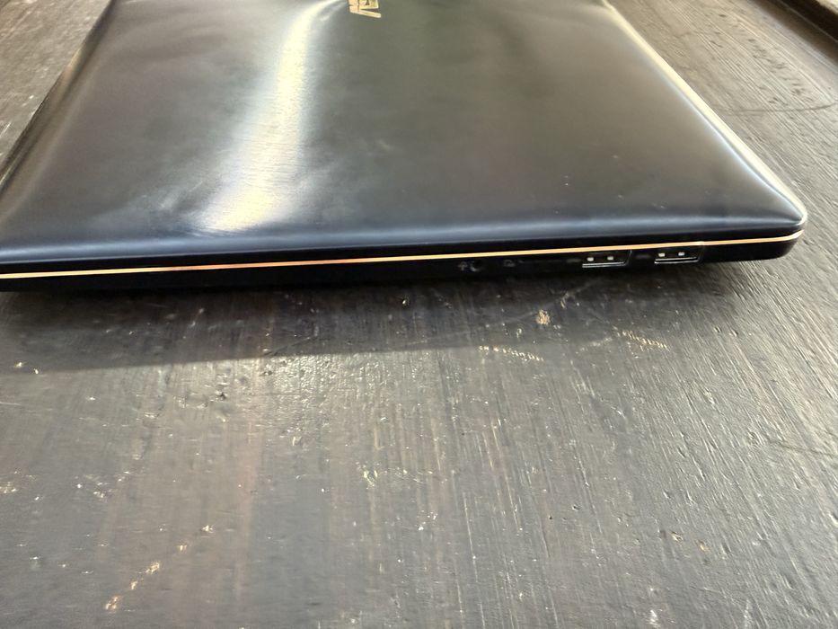 Laptop ASUS ZenBook Pro 15 UX550GD Intel® Core™ i7-  NVIDIA GTX 1050