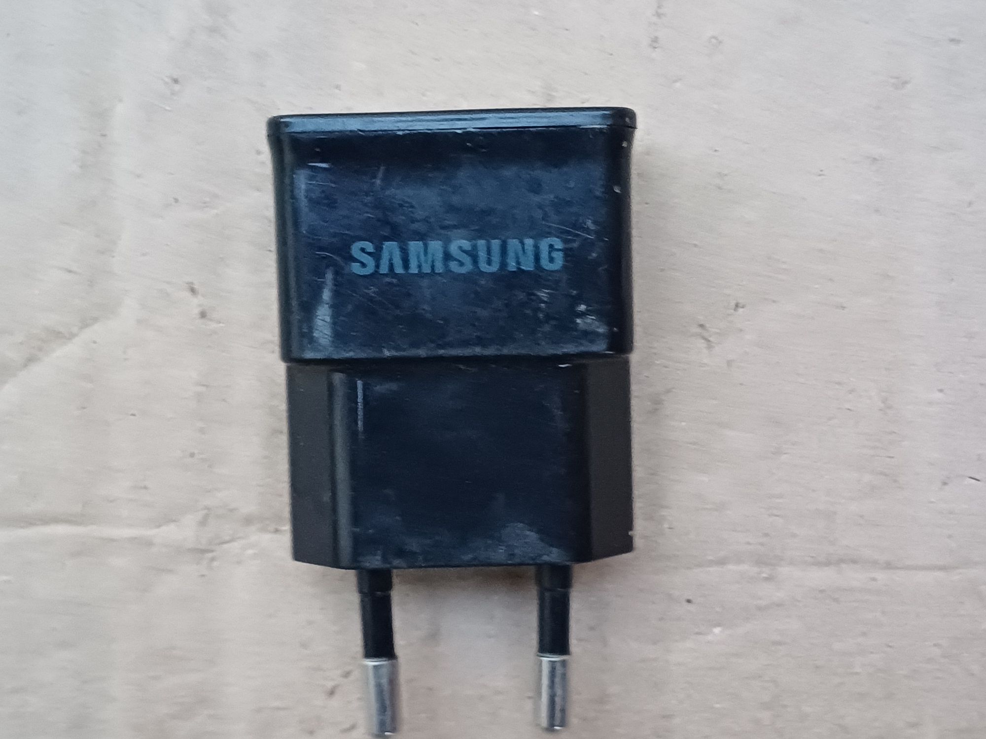 Incarcator alimentator Samsung 5v 1A
Este testat