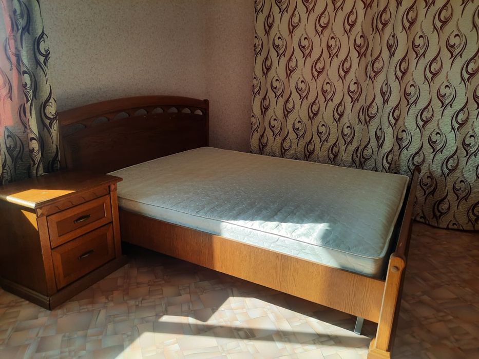 Продам спальный гарнитур