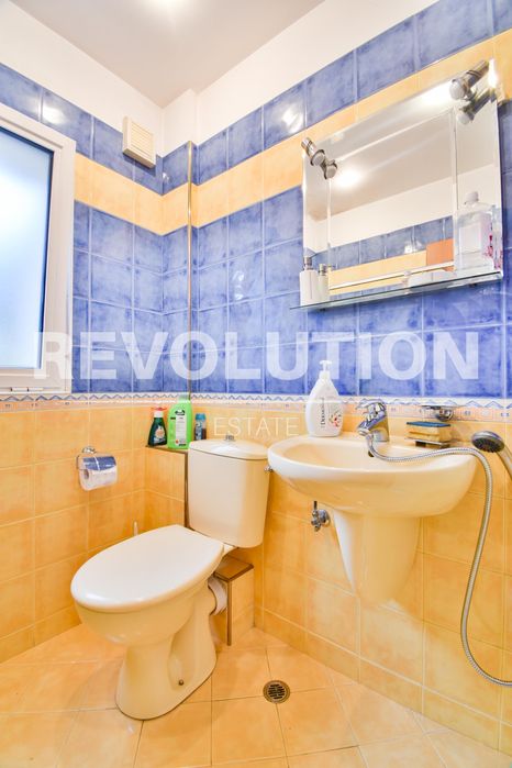 Дава се под наем Къща в София, Надежда 2 - 300 кв.м за 1500 € - Снимка #11