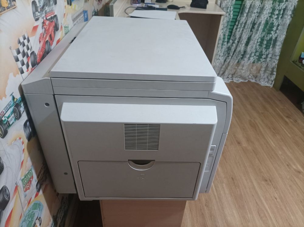 Продаю лазерный принтер Canon imageRUNNER 2204