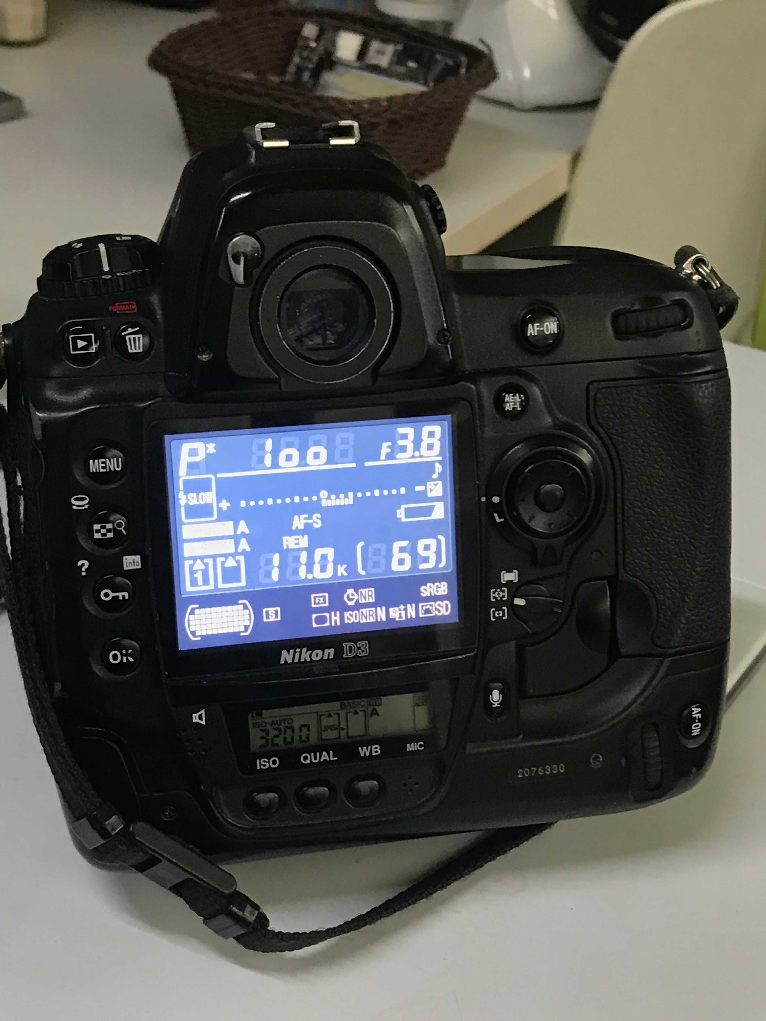 Nikon D3 с две карти и обектив Nikor 24-120мм 1:3,5-5,6 G.