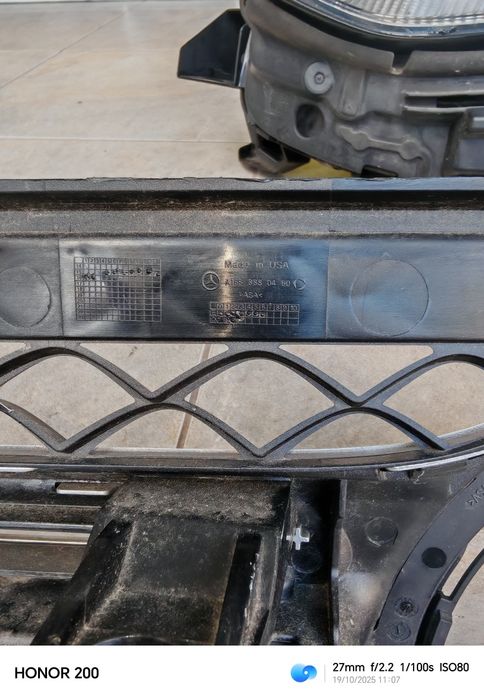 MERCEDES GLS 2018 година, фар, решетка, предна броня.