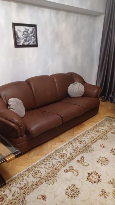 Продам кожаный диван и 2 кресла!!!