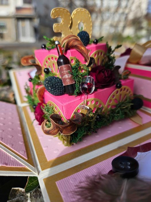 Експлодираща кутия за юбилей , рожден ден , имен ден. Налични!