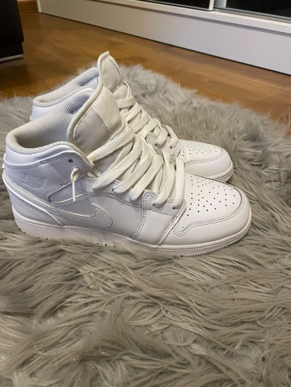 Jordan 1 Mid 40