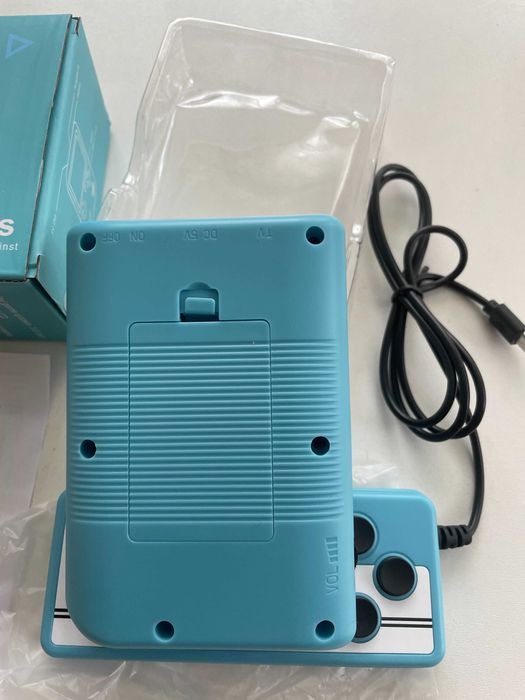 Преносима игрова конзола с 500 Вградени игри