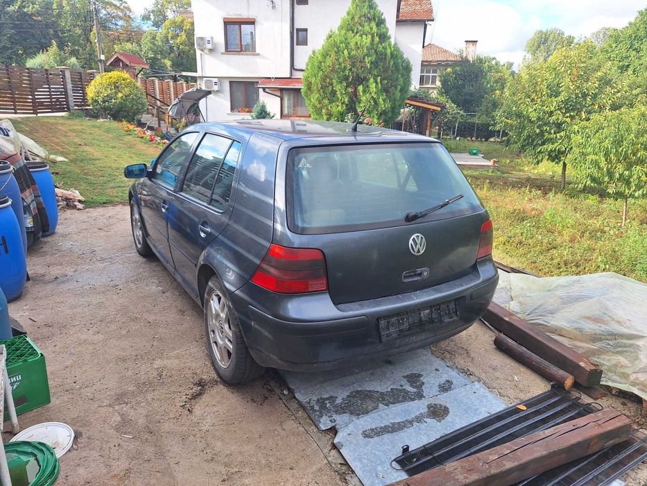VW Golf 4 на части