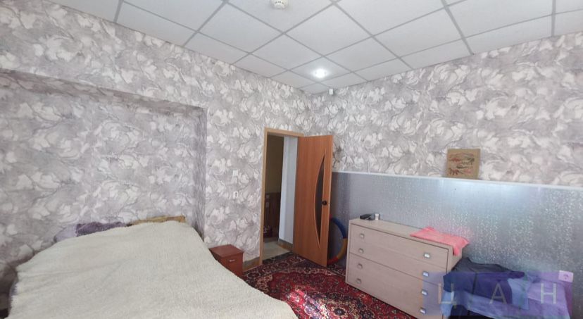 Продам большую 3-комн квартиру76кв м  , старого типа по ул Чкалова