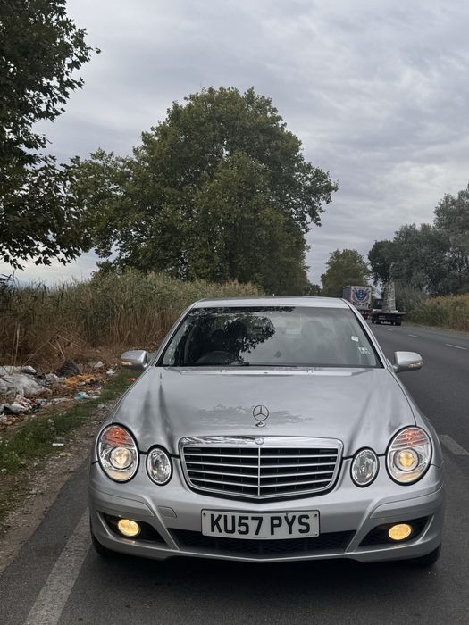 Mercedes-Benz W211 E220