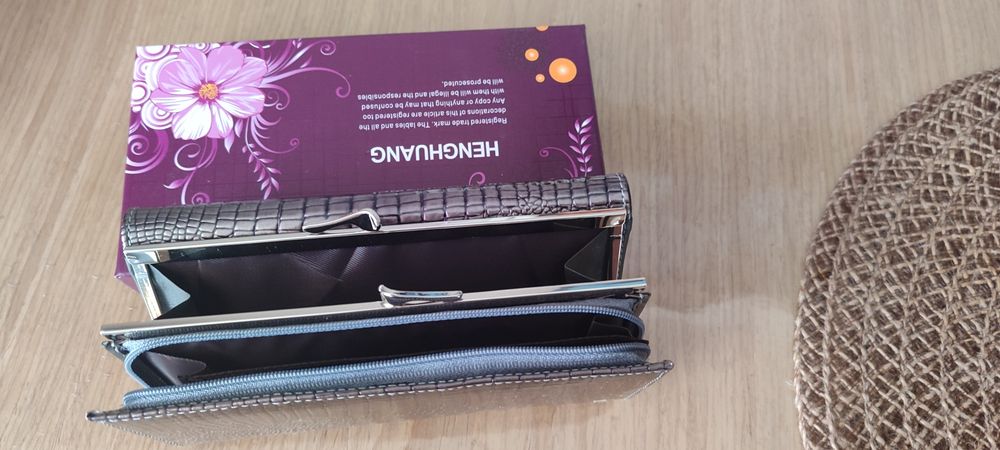 Продам кошелек кожаный