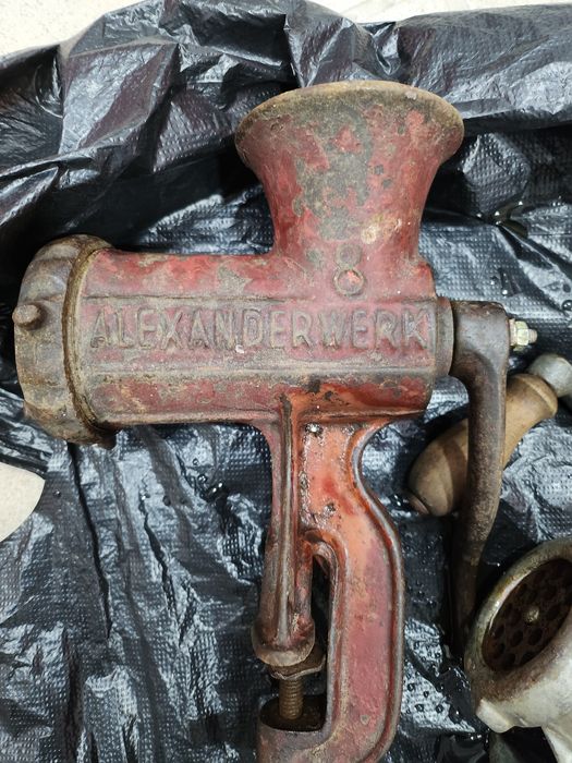 Ръчна месомелачка