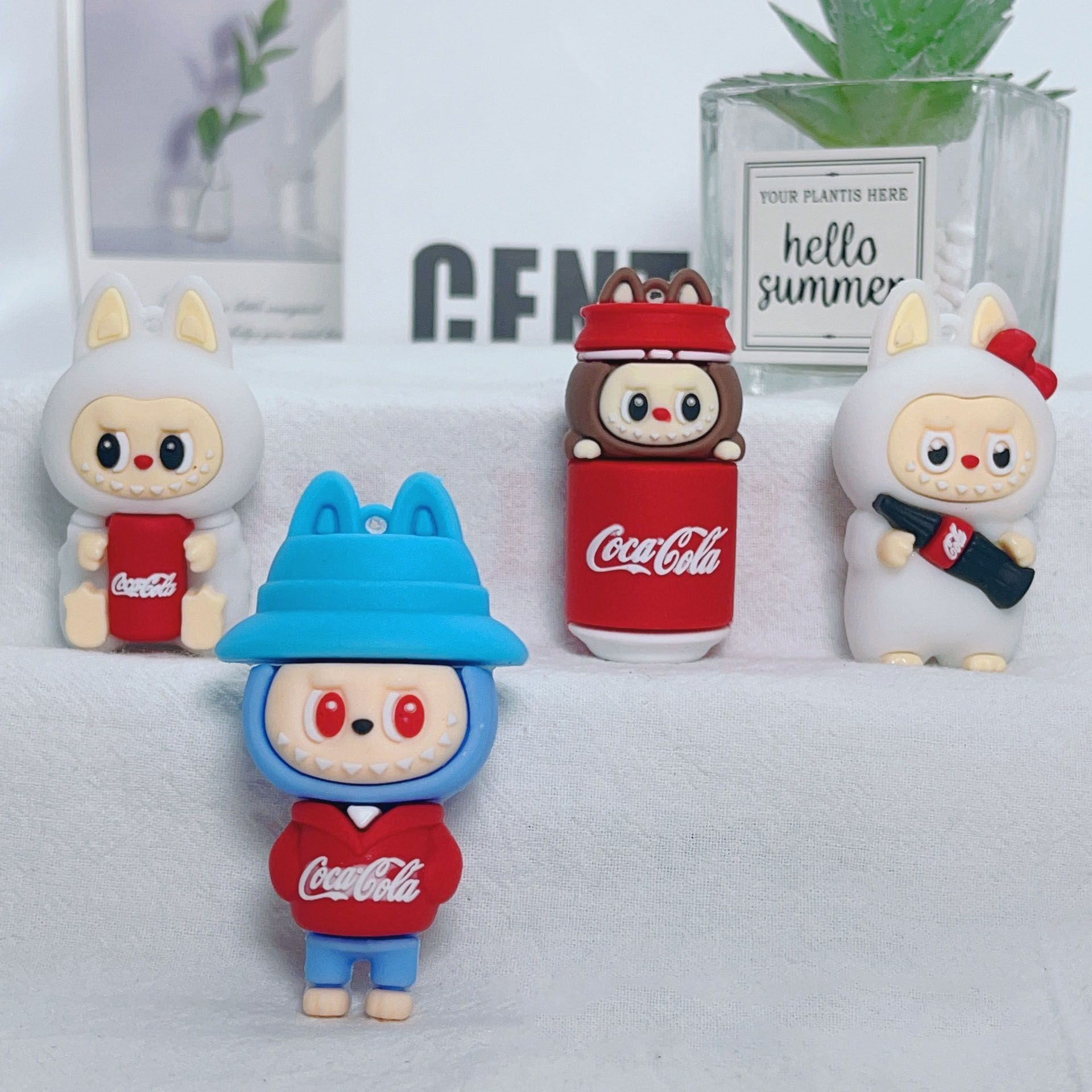 Лабубу Ключодържател Labubu Coca Cola, Лабубу Кока Кола