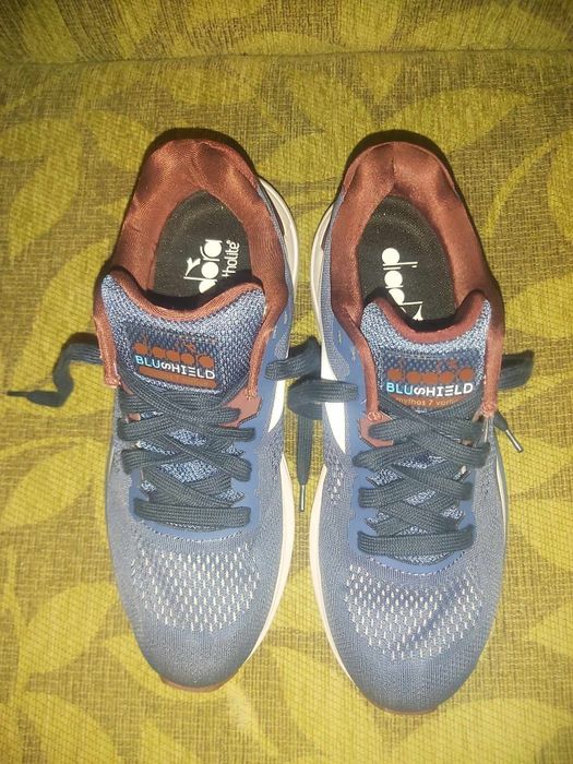 Дамски маратанки. DIADORA