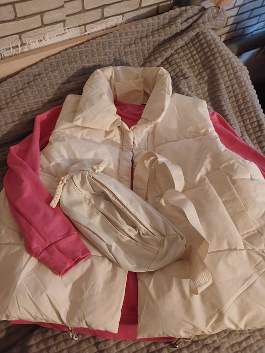 Молочная безрукавка женская