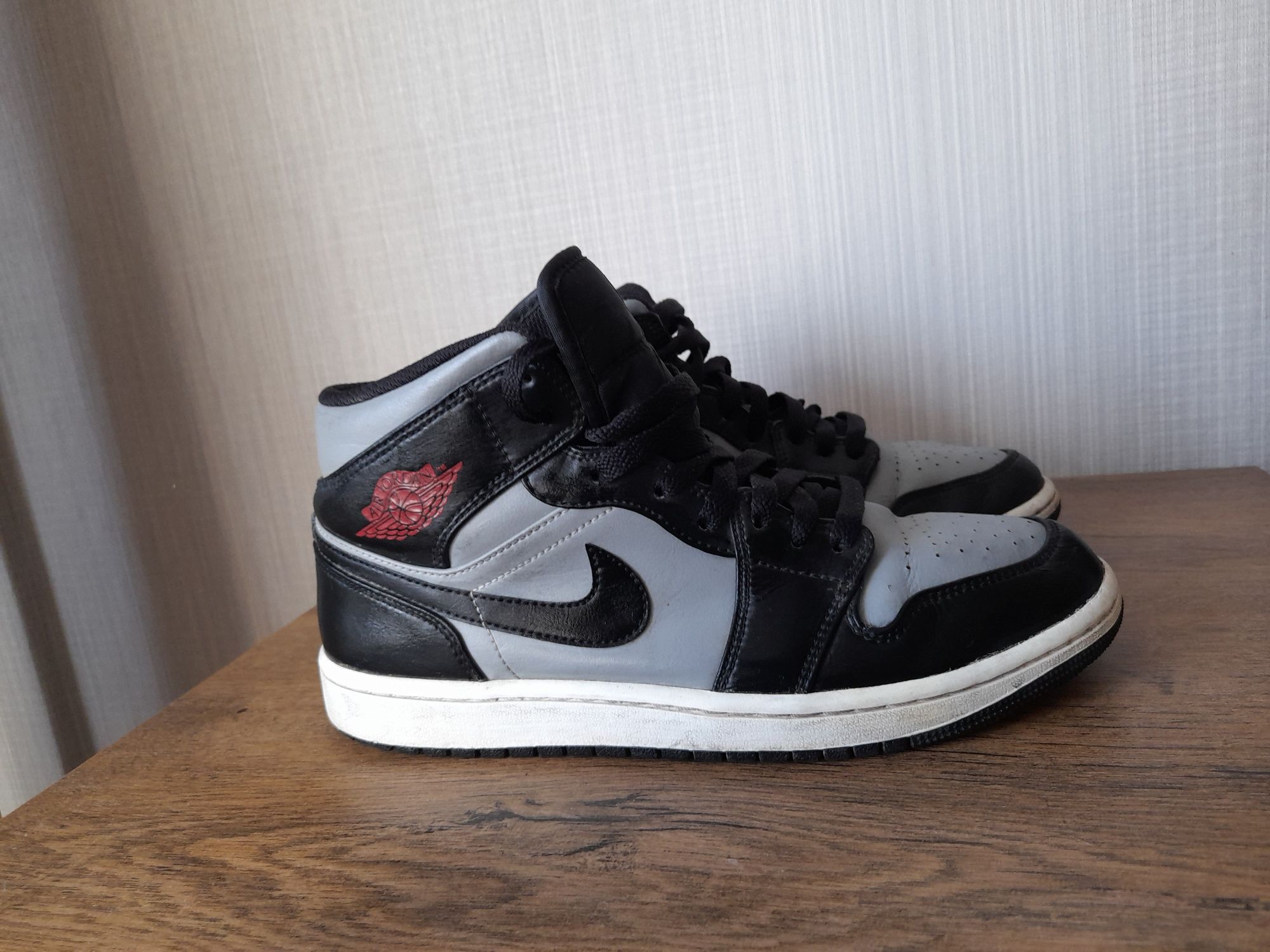 Jordan 1 Retro кецове 42 номер.