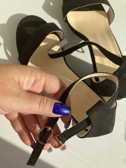 Sandale noi, marimea 37