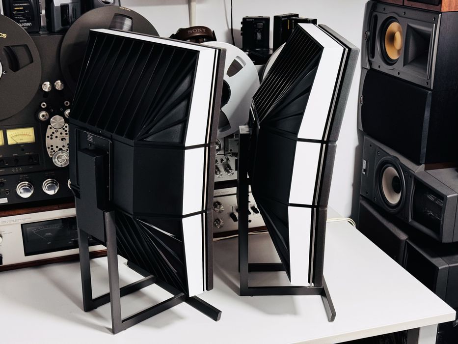 Boxe de fidelitate Bang of Olufsen RL60.2, cu stative, sunet deosebit