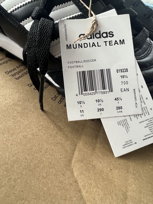 Бутонки Adidas Mondial Team.Номер 45.5зЧисто нови !
