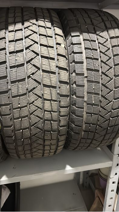 Продам зимние шины R20 Firemax 245/45