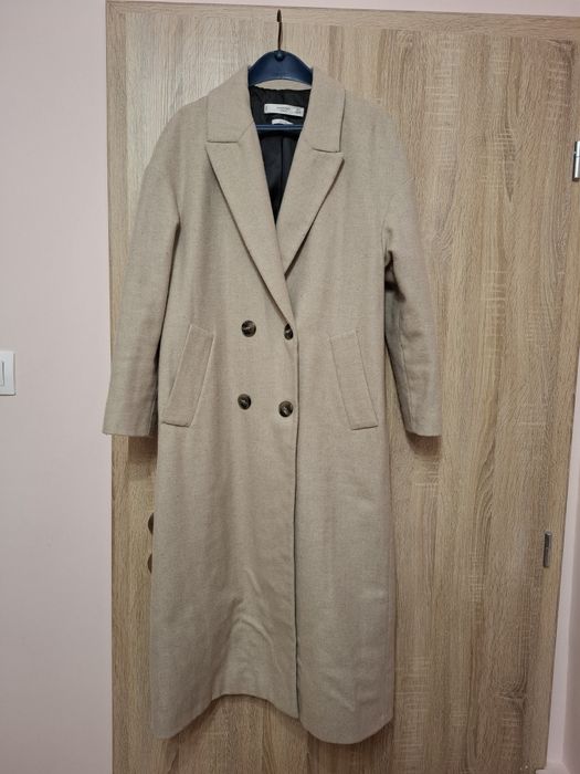 Дамски бежови палта на Mango и Zara с вълна