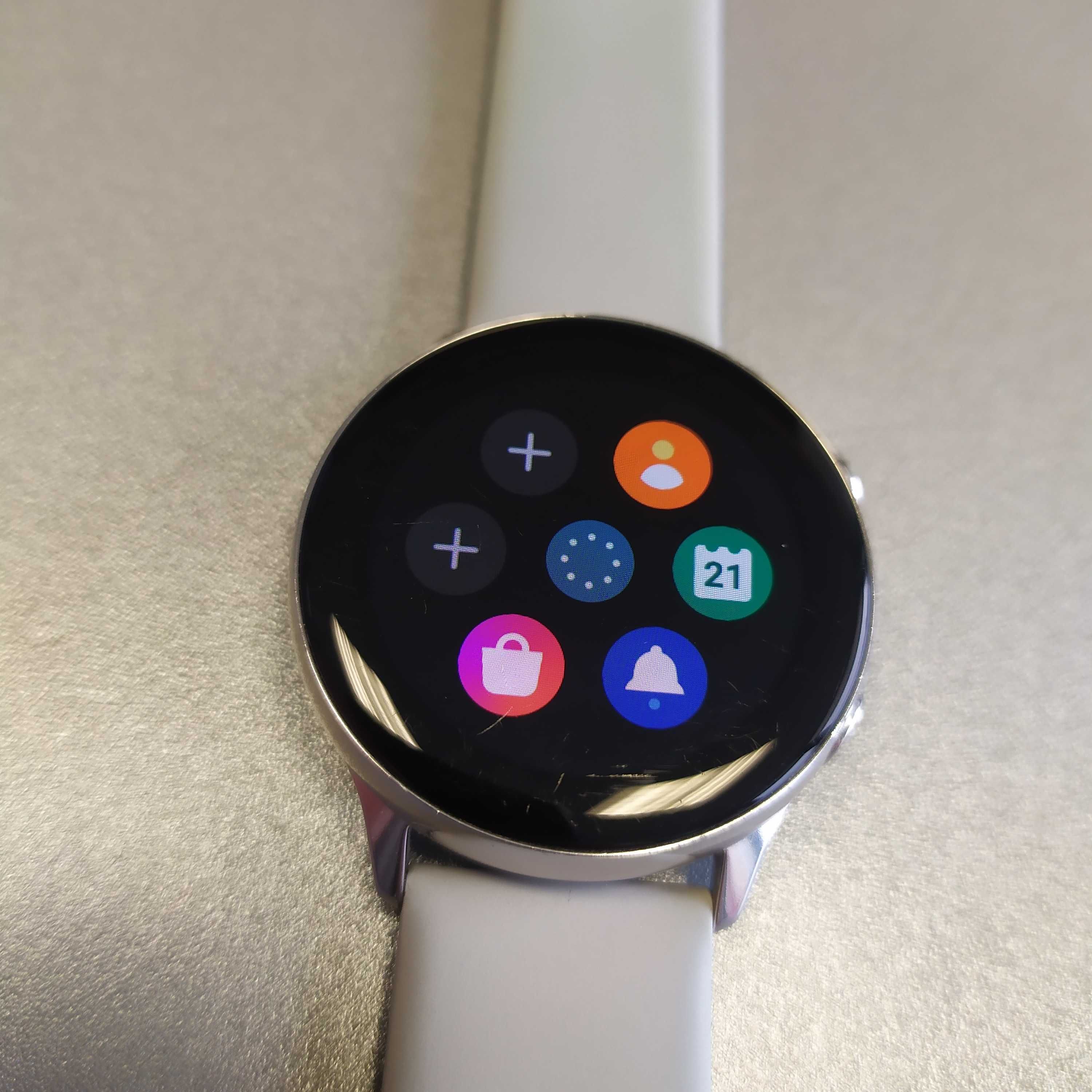 Смарт часовник Samsung Galaxy Watch Active