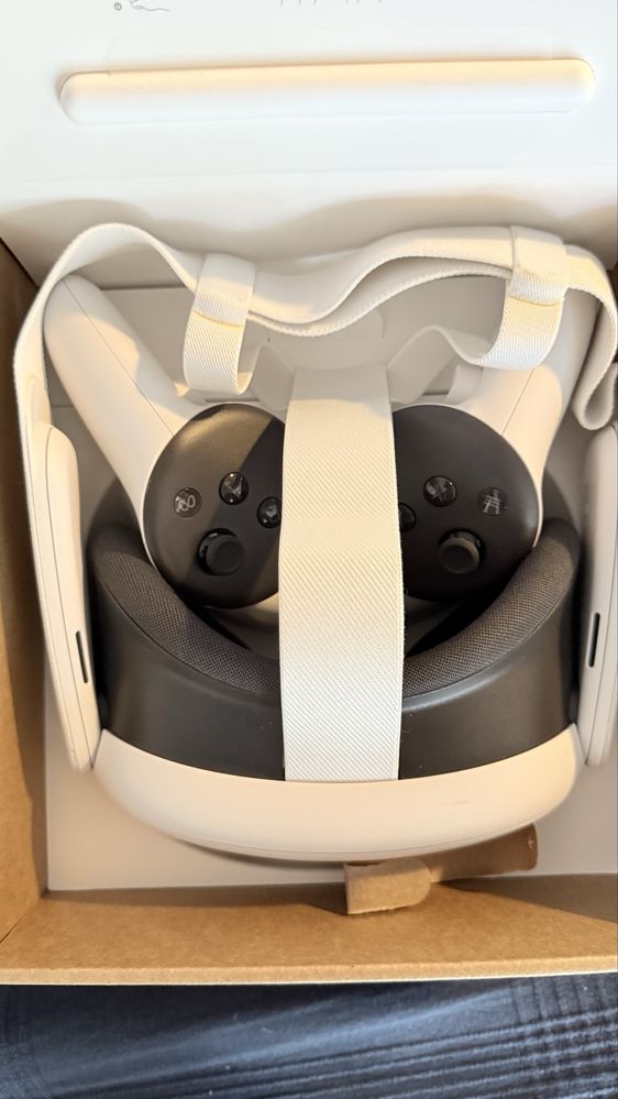 Продавам VR очила Meta Quest 3 128 gb