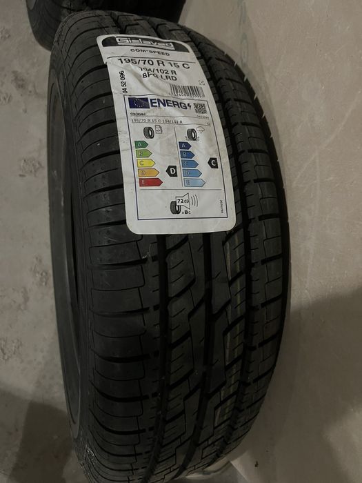 Чисто нови гуми за бус Gislaved