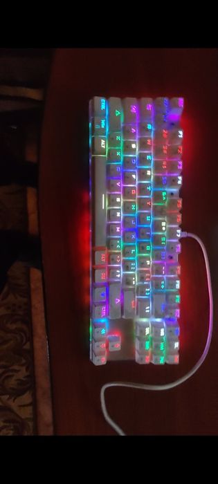 Игровая клавиатура с подсветкой