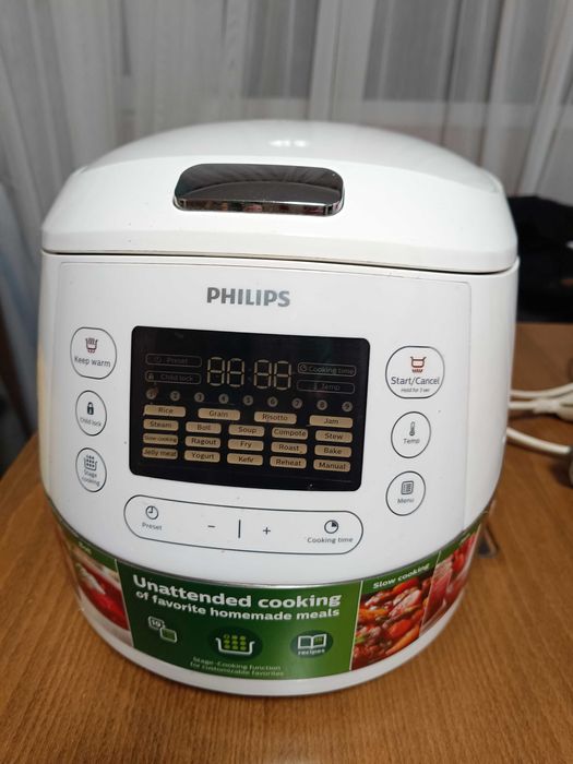 мултикукър Philips HD4731/70;