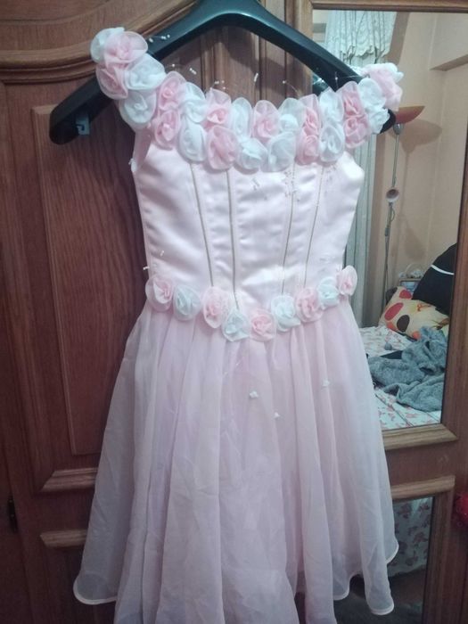 Vând rochiță fetite