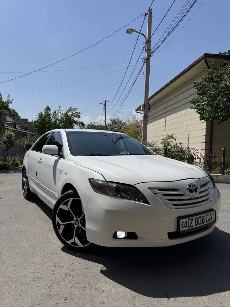 Toyota Camry 40