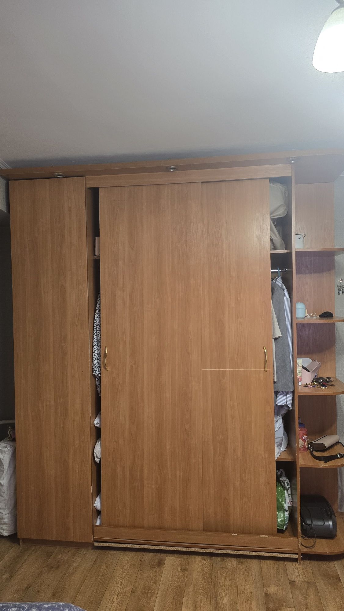 Продаю шкаф б/у встроенный