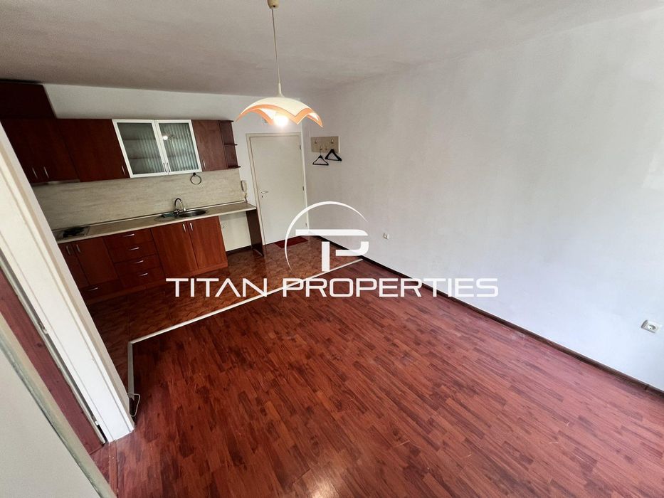 Дава се под наем Двустаен апартамент в Бургас, Изгрев - 70 кв.м за 306 € - Снимка #2