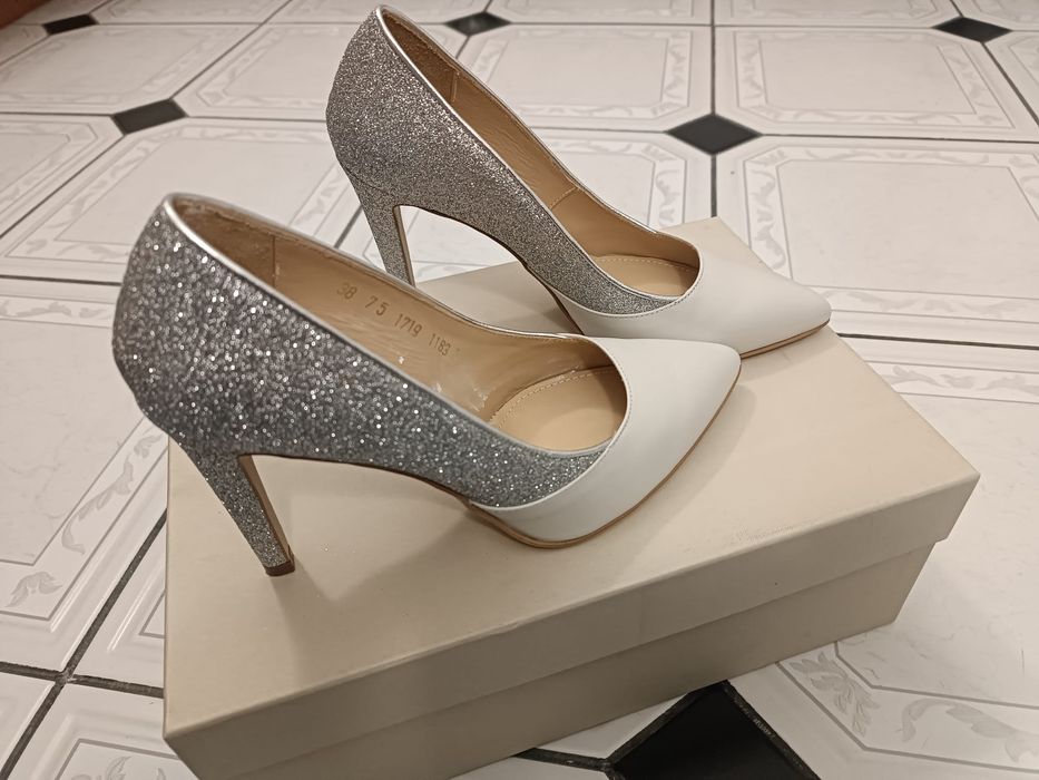 Vănd pantofi elegant Guban piele naturala, toc 10 cm, mărime 38. Nou