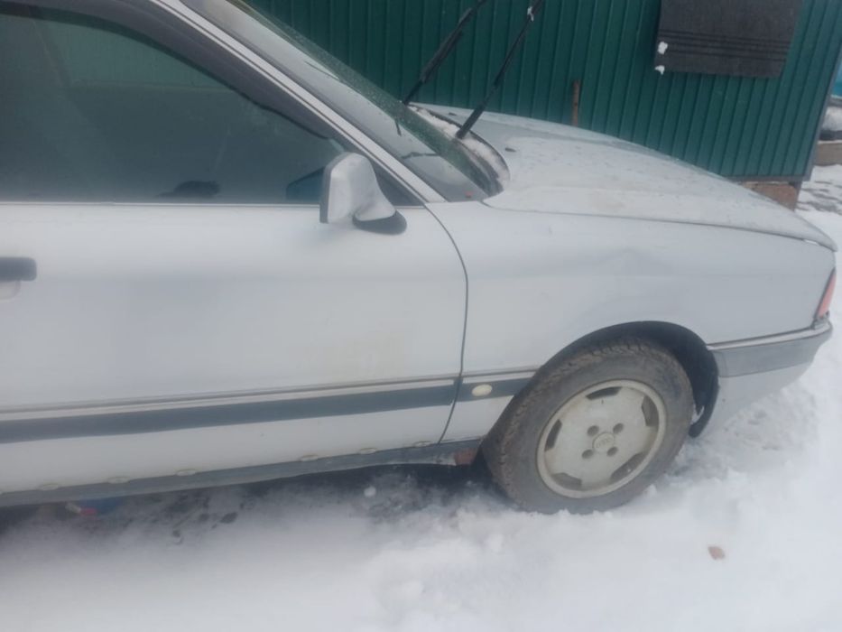 Продам срочно машину audi 80