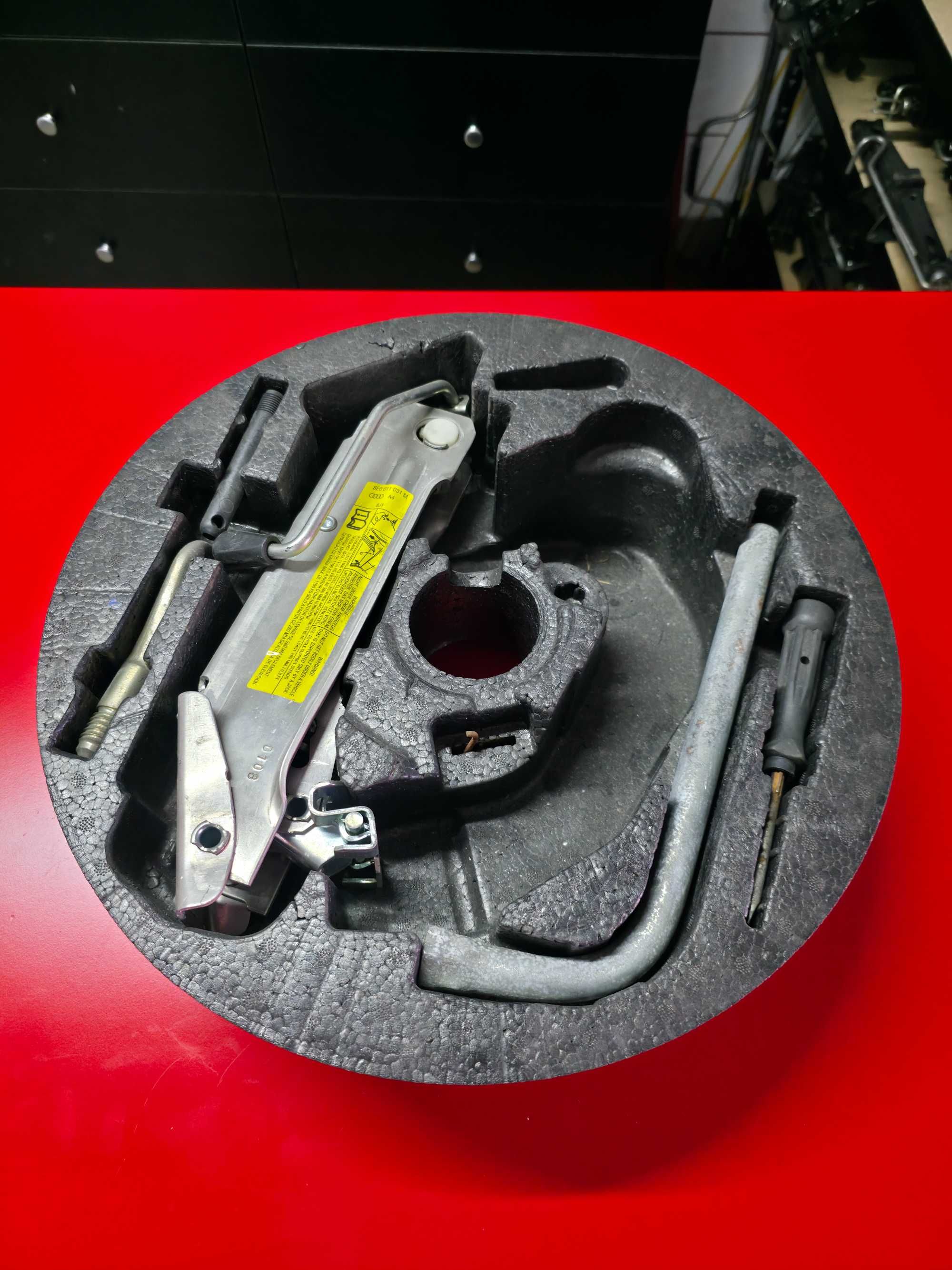 KIT Cric AUTO Complet 17'' OEM AUDI A3 A4 VW SKODA Pentru Roata R17