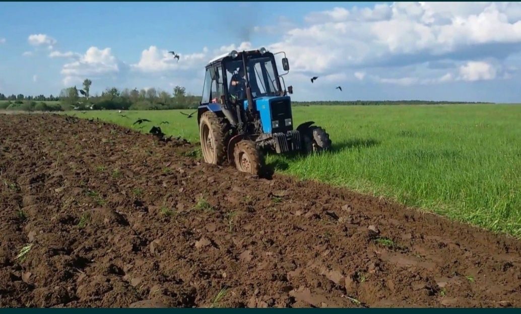 Вспашка земли Услуги погрузчика, трактор, вспашка земли.