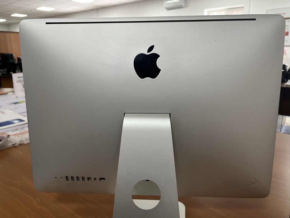iMac (21.5-inch)