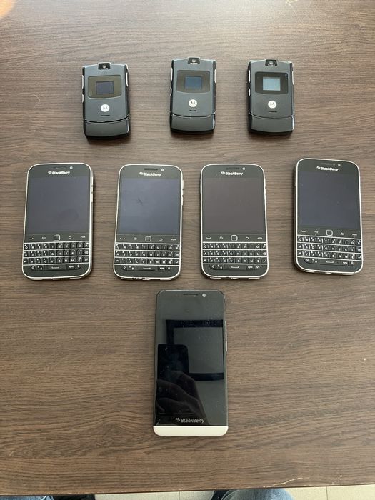 LOT телефони Blackberry/Motorola V3