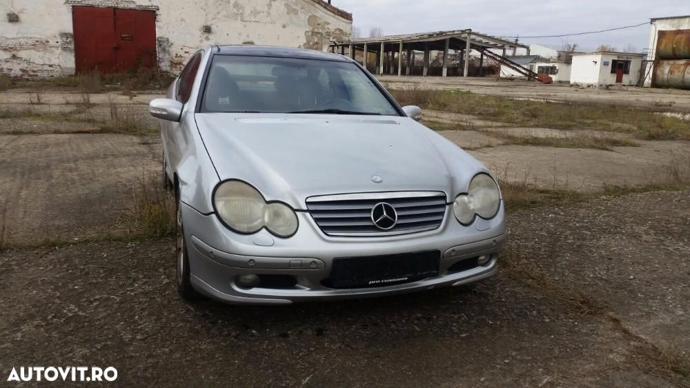 Dezmembrez Mercedes Clc coupe Kompressor Sport Coupe c200k